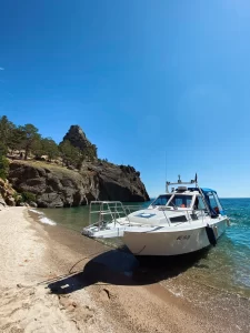 Бухта Песчаная - водная экскурсия на катере