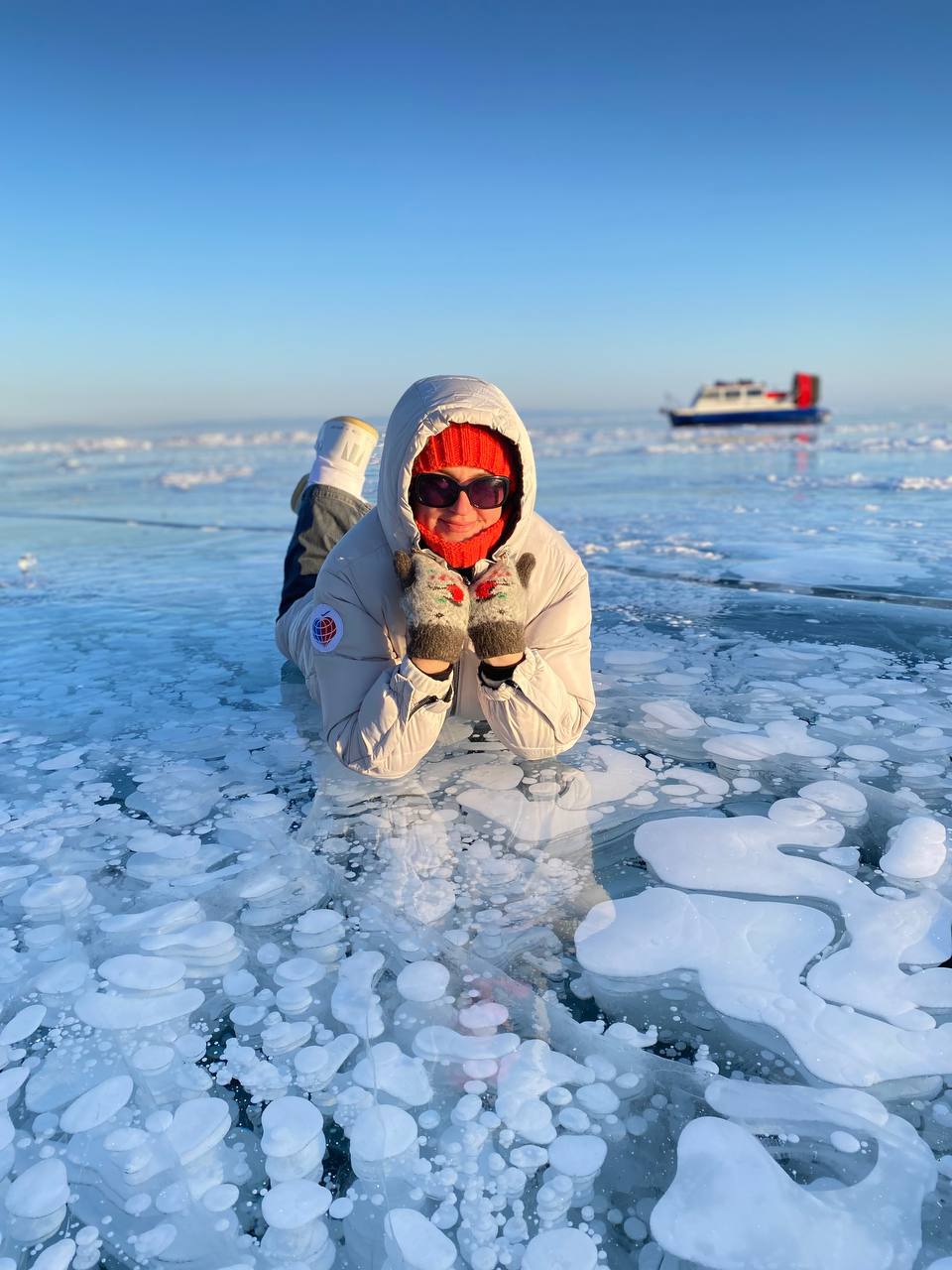 Лёд Байкала на хивусе. Листвянка - бухта Песчаная 2023